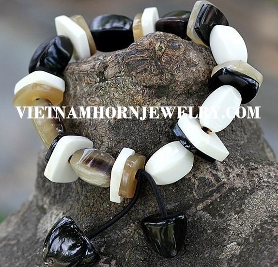 Horn Jewelry & Woven Bags Manufacturer & Exporter | Vietnam