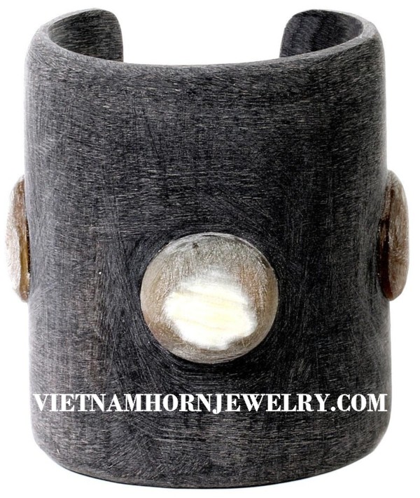 Exquisite Horn Jewelry - Unique Buffalo Horn Creations