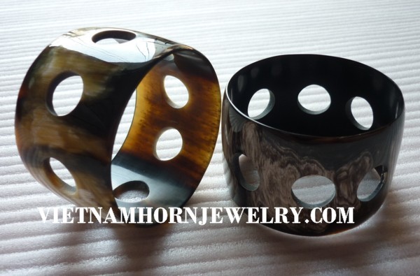 Exquisite Horn Jewelry - Unique Buffalo Horn Creations