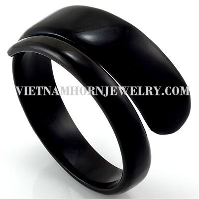 Exquisite Horn Jewelry - Unique Buffalo Horn Creations