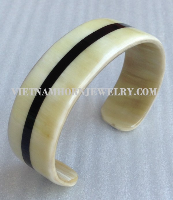 Exquisite Horn Jewelry - Unique Buffalo Horn Creations