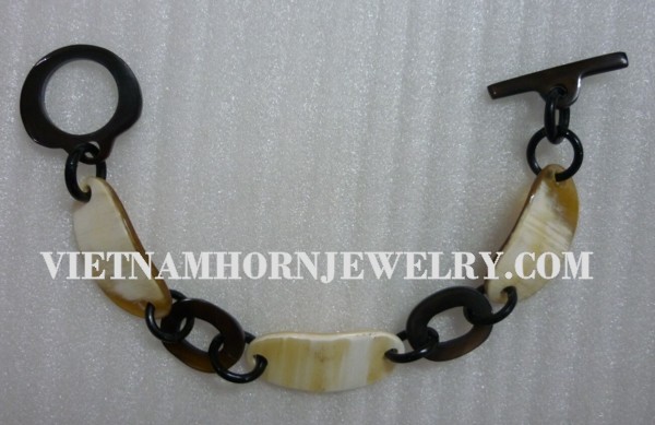 Exquisite Horn Jewelry - Unique Buffalo Horn Creations
