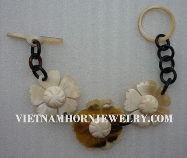 Exquisite Horn Jewelry - Unique Buffalo Horn Creations