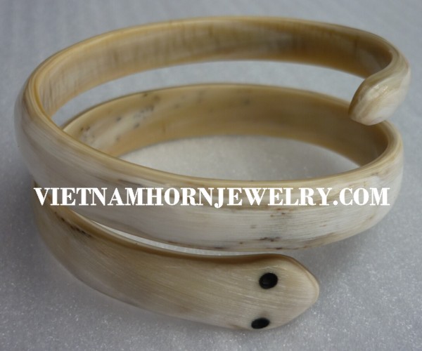 Exquisite Horn Jewelry - Unique Buffalo Horn Creations