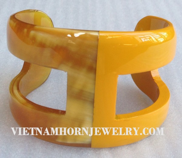 Exquisite Horn Jewelry - Unique Buffalo Horn Creations