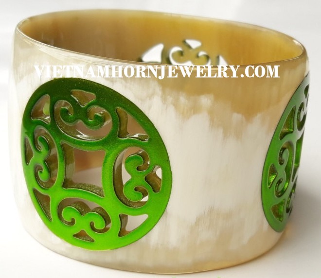 Exquisite Horn Jewelry - Unique Buffalo Horn Creations