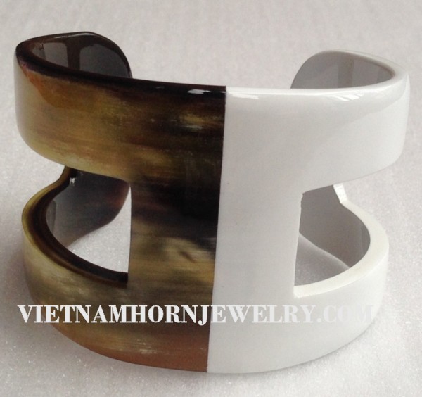 Exquisite Horn Jewelry - Unique Buffalo Horn Creations