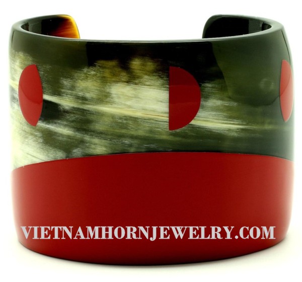 Exquisite Horn Jewelry - Unique Buffalo Horn Creations