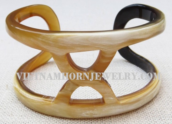 Exquisite Horn Jewelry - Unique Buffalo Horn Creations