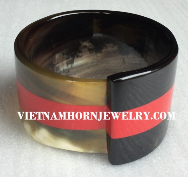 Exquisite Horn Jewelry - Unique Buffalo Horn Creations