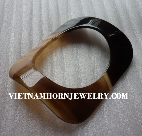Exquisite Horn Jewelry - Unique Buffalo Horn Creations