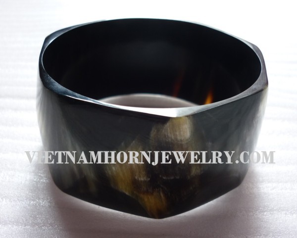 Exquisite Horn Jewelry - Unique Buffalo Horn Creations