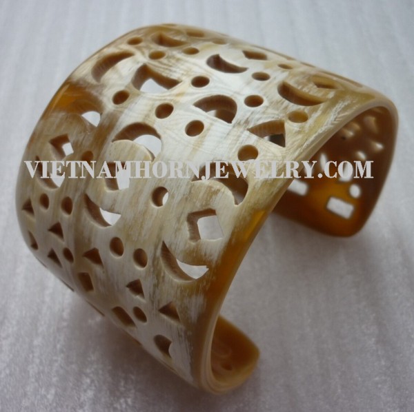 Exquisite Horn Jewelry - Unique Buffalo Horn Creations