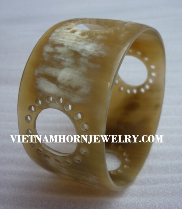Exquisite Horn Jewelry - Unique Buffalo Horn Creations