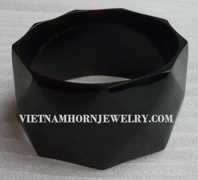 Exquisite Horn Jewelry - Unique Buffalo Horn Creations