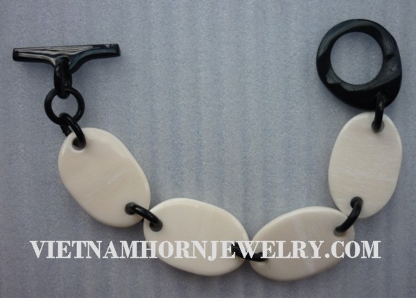 Exquisite Horn Jewelry - Unique Buffalo Horn Creations