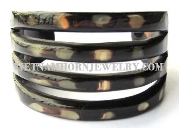 Exquisite Horn Jewelry - Unique Buffalo Horn Creations