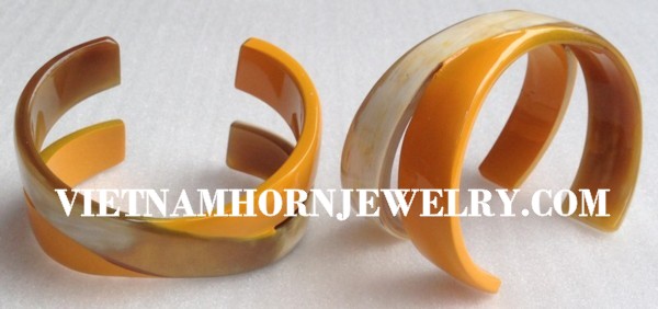 Exquisite Horn Jewelry - Unique Buffalo Horn Creations