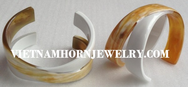 Exquisite Horn Jewelry - Unique Buffalo Horn Creations