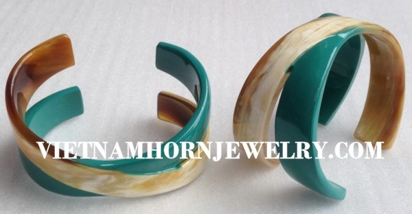 Exquisite Horn Jewelry - Unique Buffalo Horn Creations